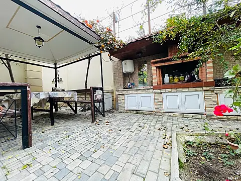 Satılır 7 otaqlı həyət evi