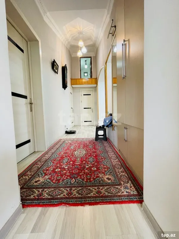 Satılır 7 otaqlı həyət evi