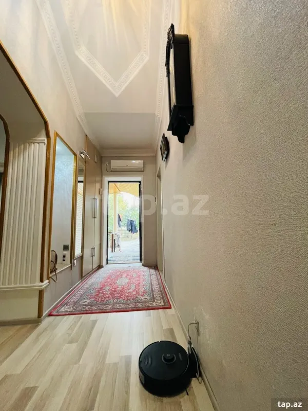 Satılır 7 otaqlı həyət evi