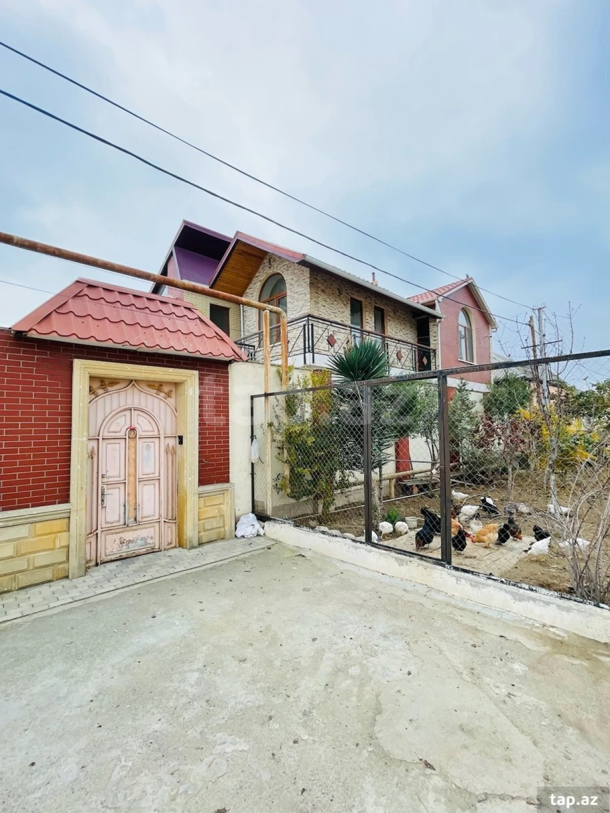 Satılır 7 otaqlı həyət evi