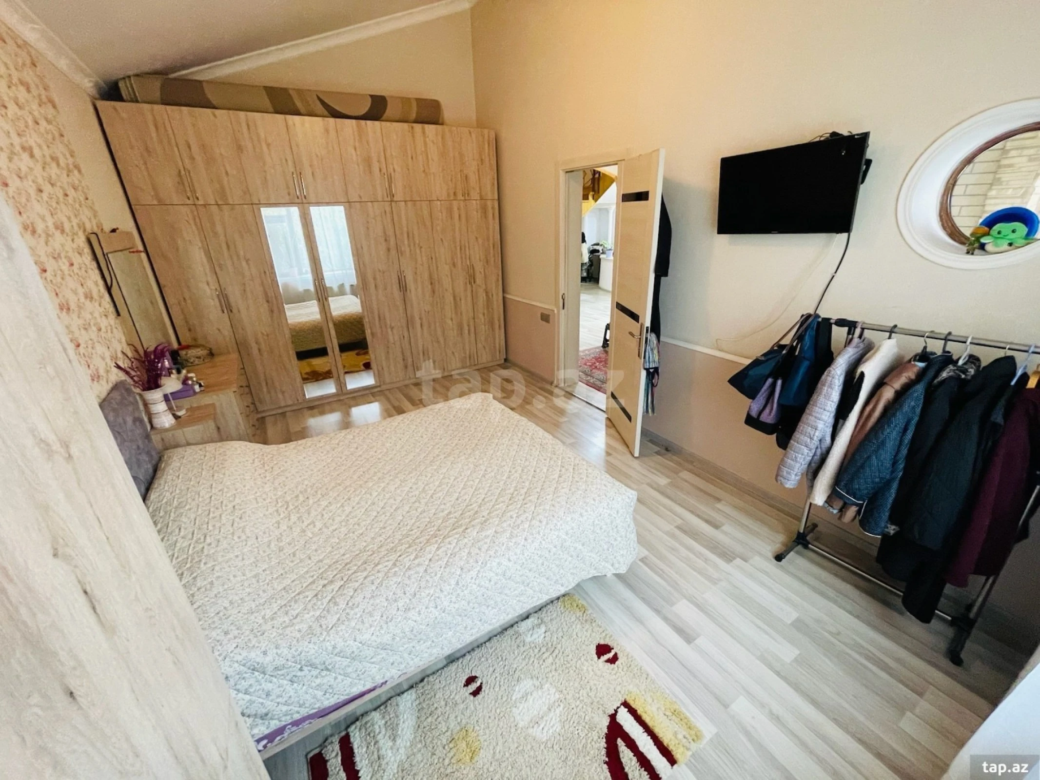 Satılır 7 otaqlı həyət evi