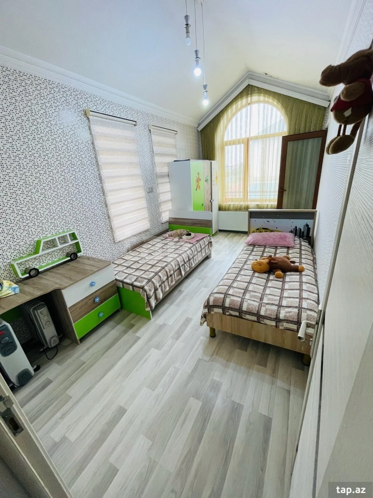 Satılır 7 otaqlı həyət evi