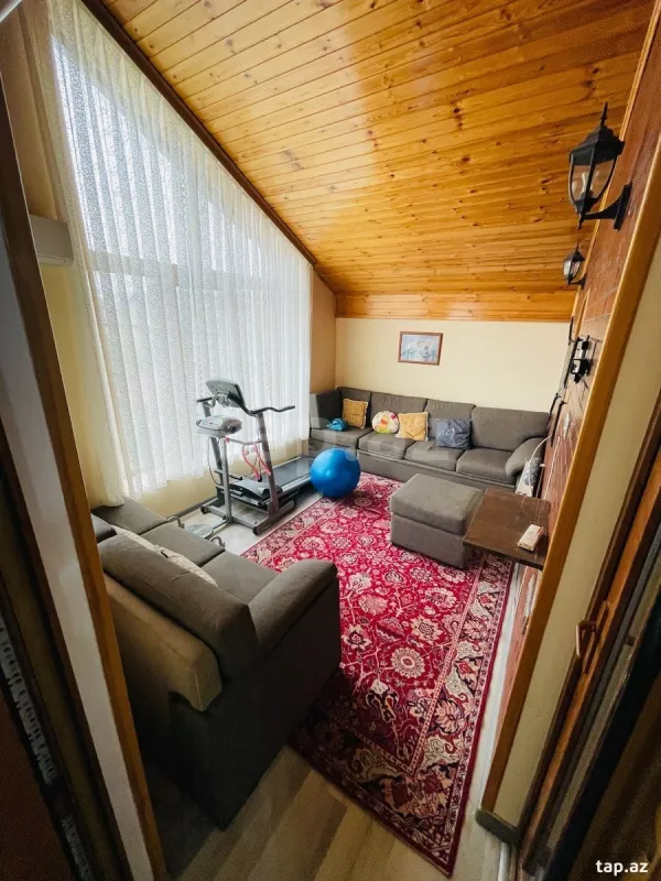 Satılır 7 otaqlı həyət evi