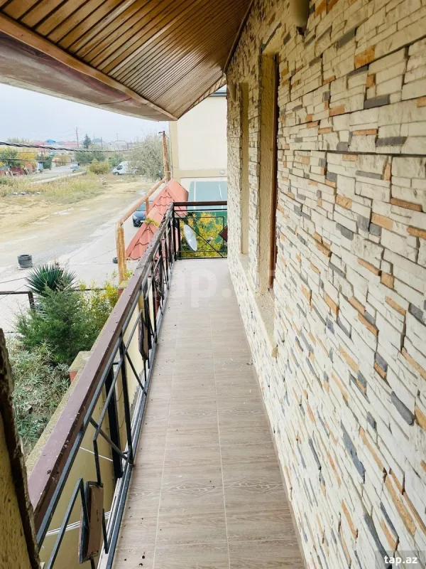 Satılır 7 otaqlı həyət evi