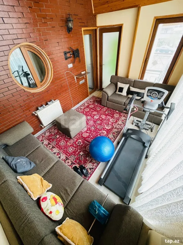 Satılır 7 otaqlı həyət evi