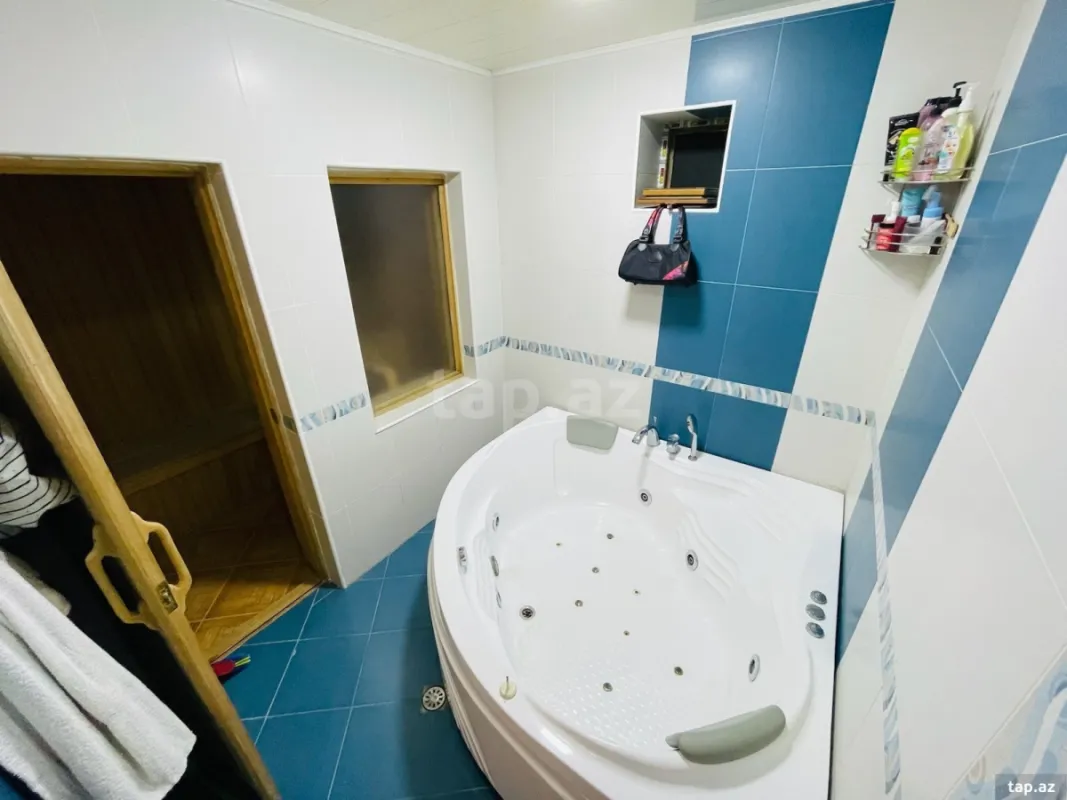 Satılır 7 otaqlı həyət evi