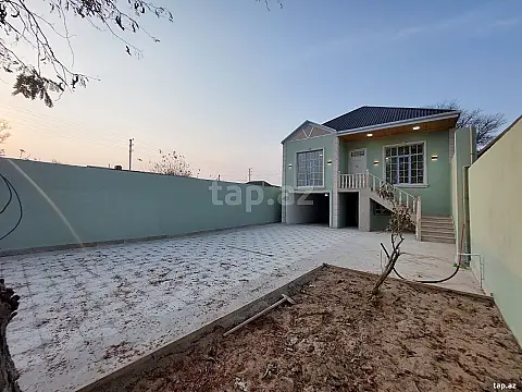 Satılır 4 otaqlı həyət evi