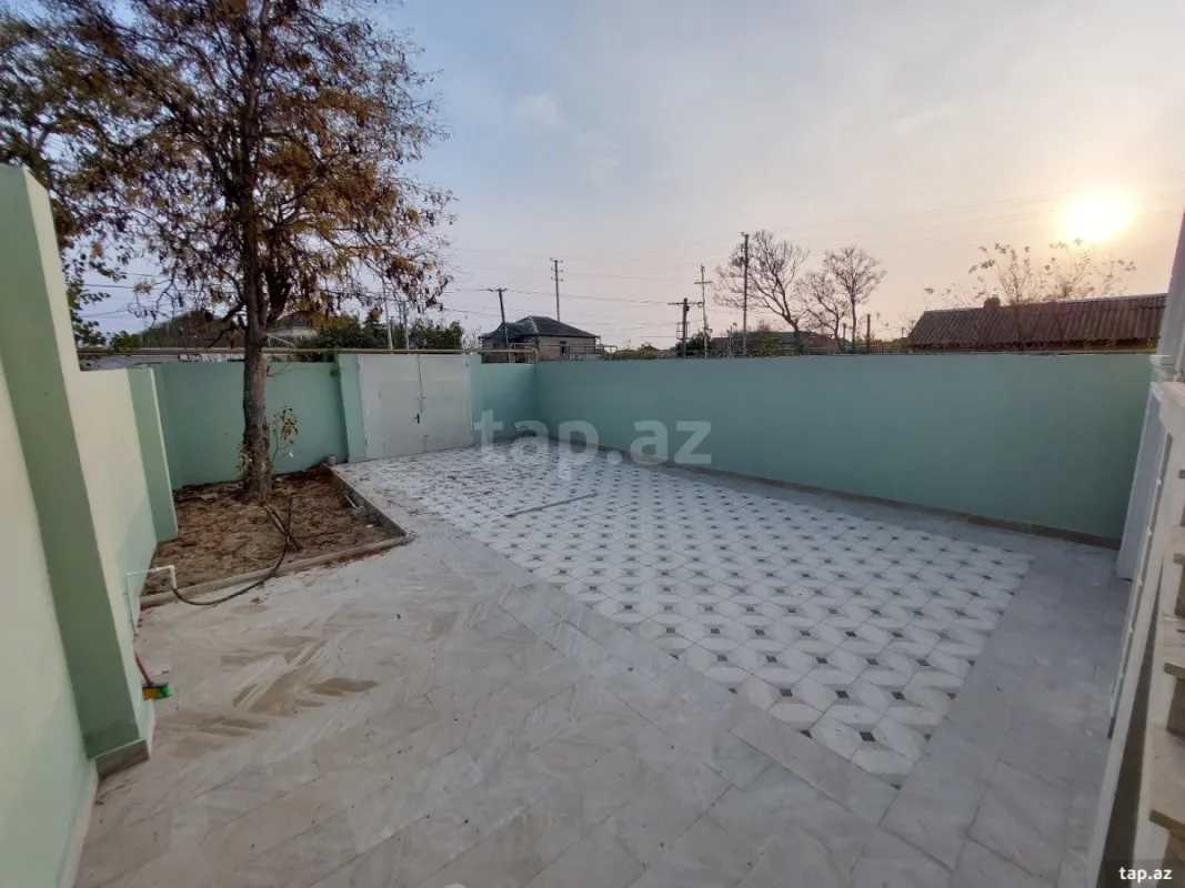 Satılır 4 otaqlı həyət evi