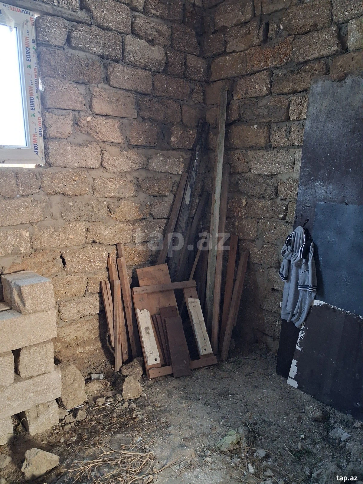 Satılır 2 otaqlı həyət evi