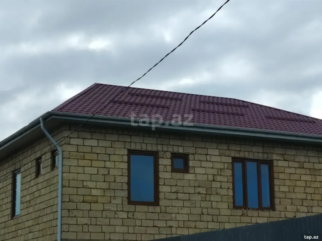 Satılır 3 otaqlı həyət evi 209.4 m²