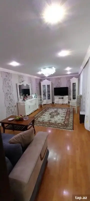 Satılır 8 otaqlı həyət evi 280 m²
