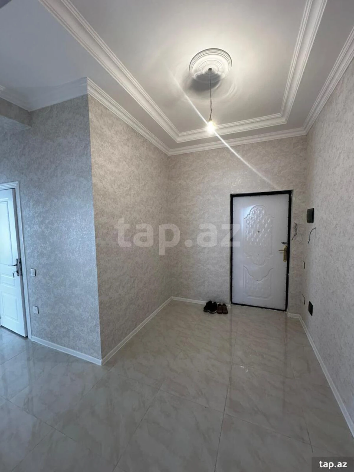 Kirayə verilir 2 otaqlı yeni tikili 104 m²