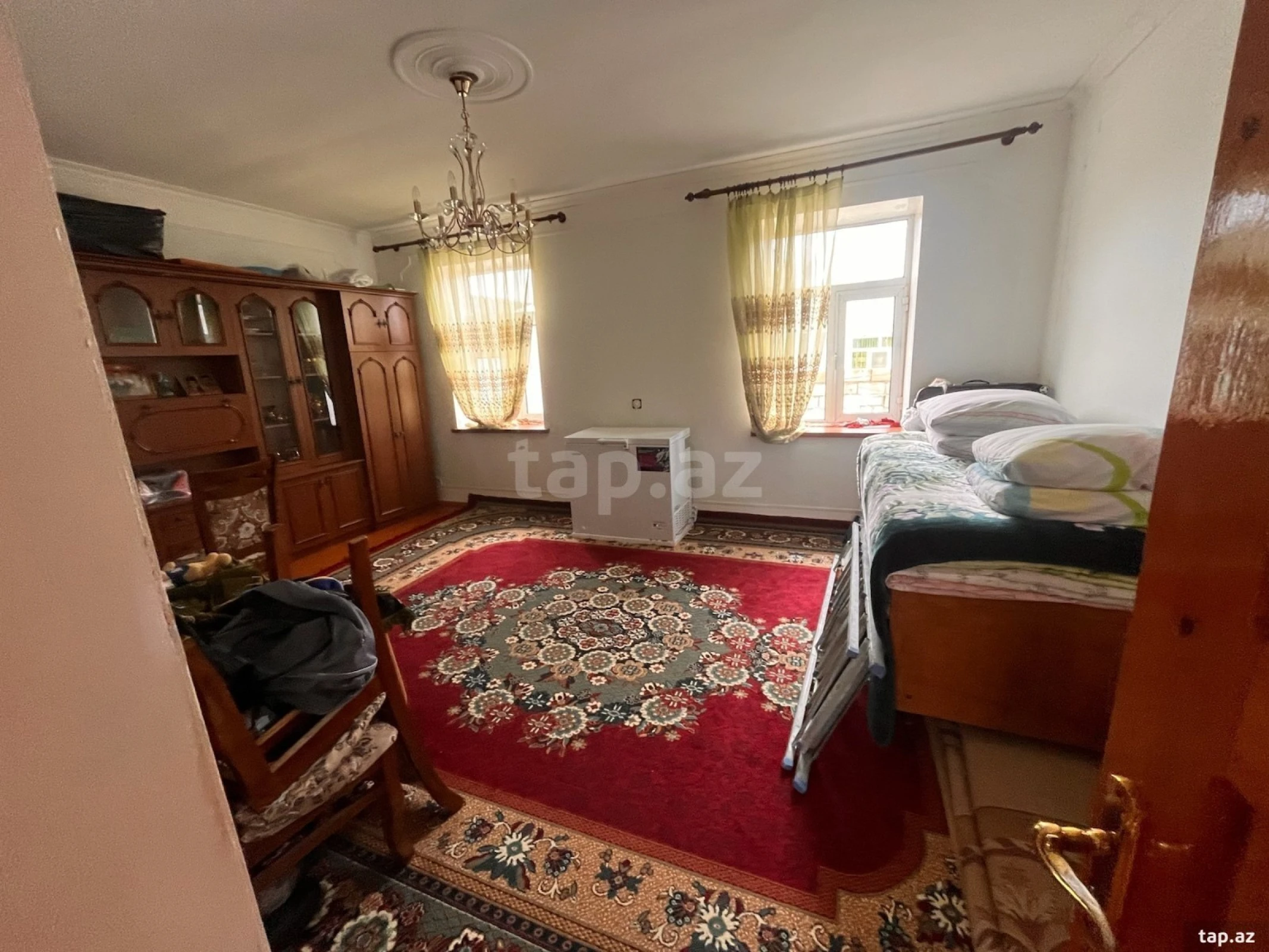 Satılır 4 otaqlı həyət evi