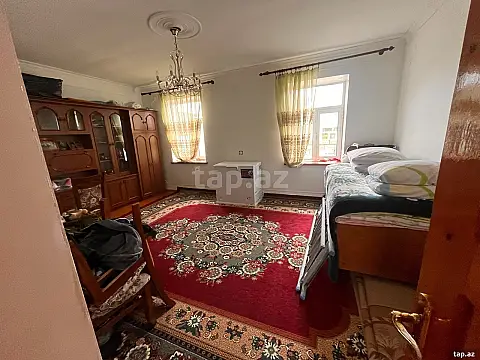 Satılır 4 otaqlı həyət evi