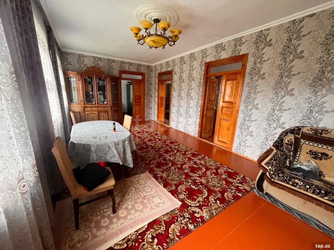 Satılır 4 otaqlı həyət evi