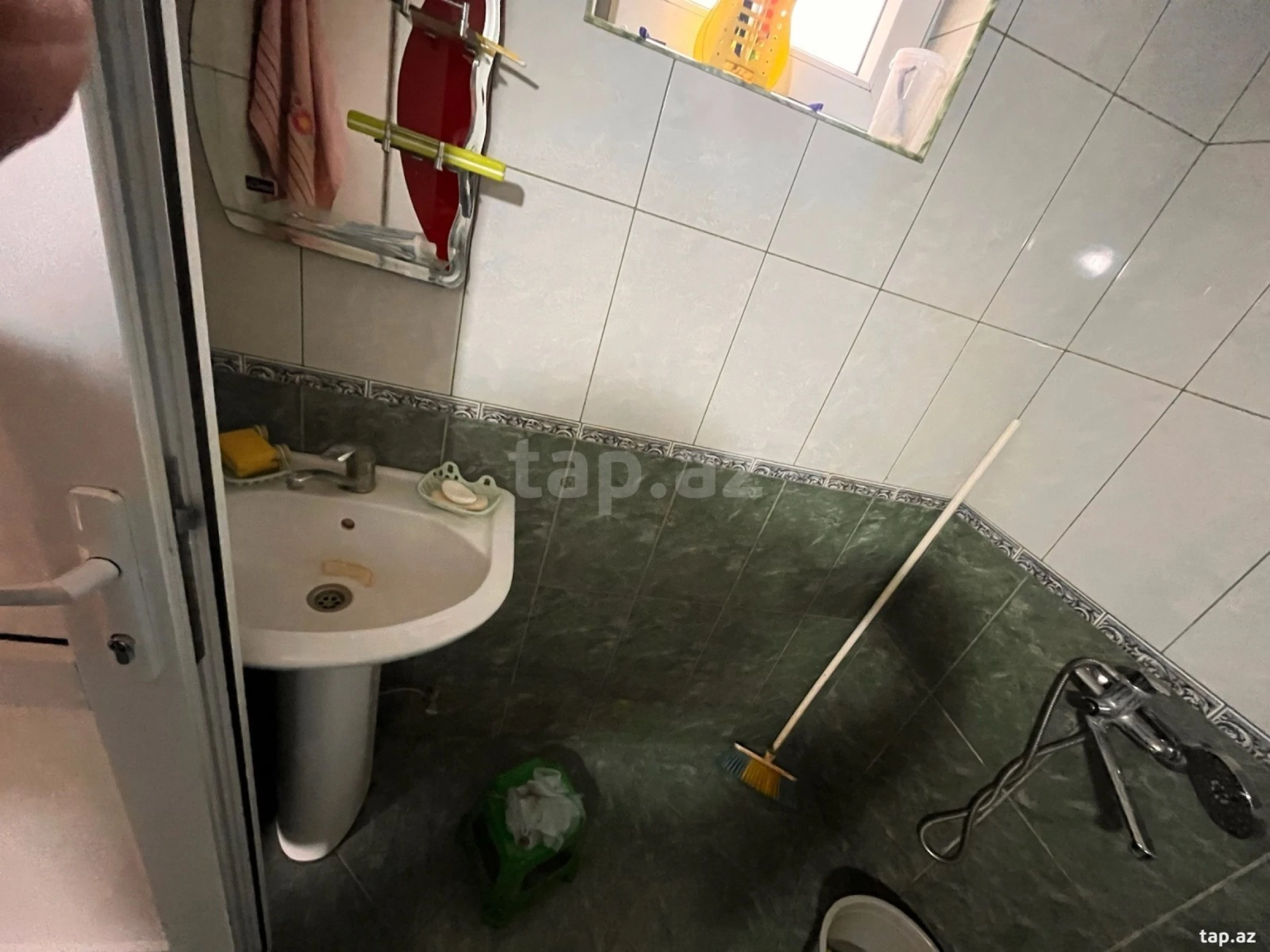 Satılır 4 otaqlı həyət evi