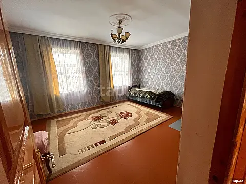 Satılır 4 otaqlı həyət evi