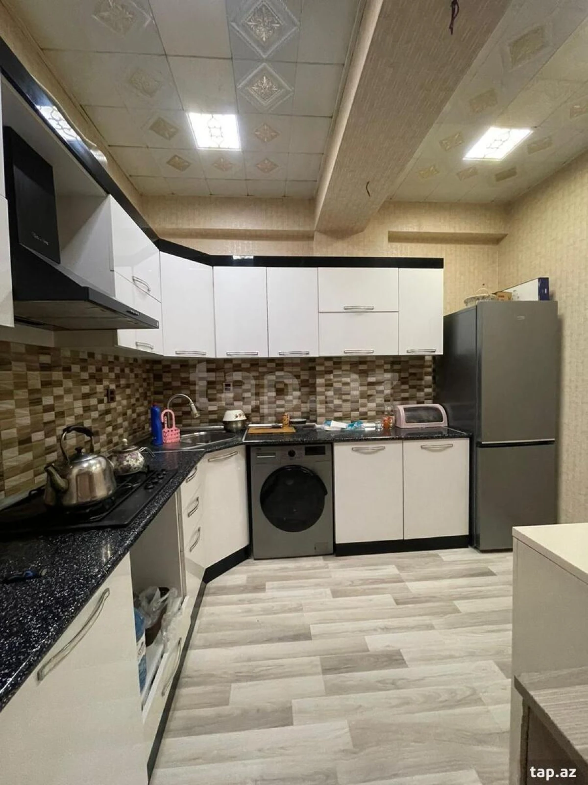 Satılır 3 otaqlı yeni tikili 81 m²