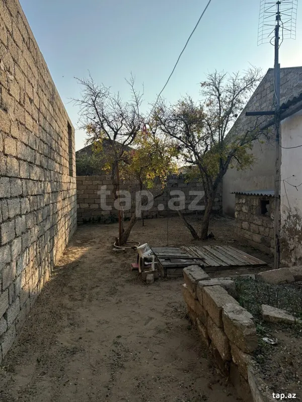 Satılır 5 otaqlı həyət evi