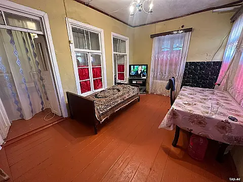 Satılır 5 otaqlı həyət evi