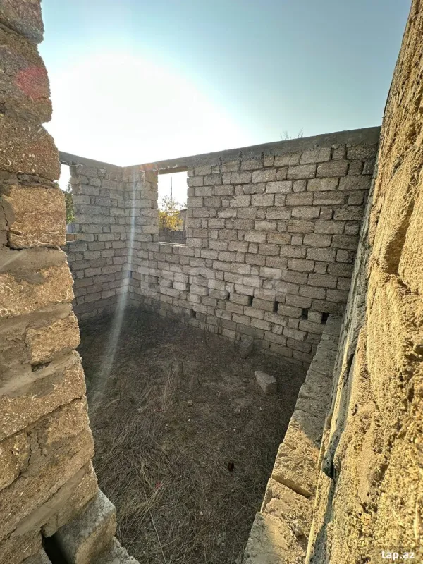 Satılır 5 otaqlı həyət evi