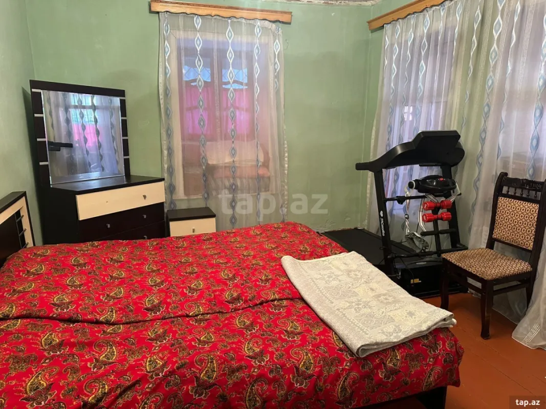 Satılır 5 otaqlı həyət evi