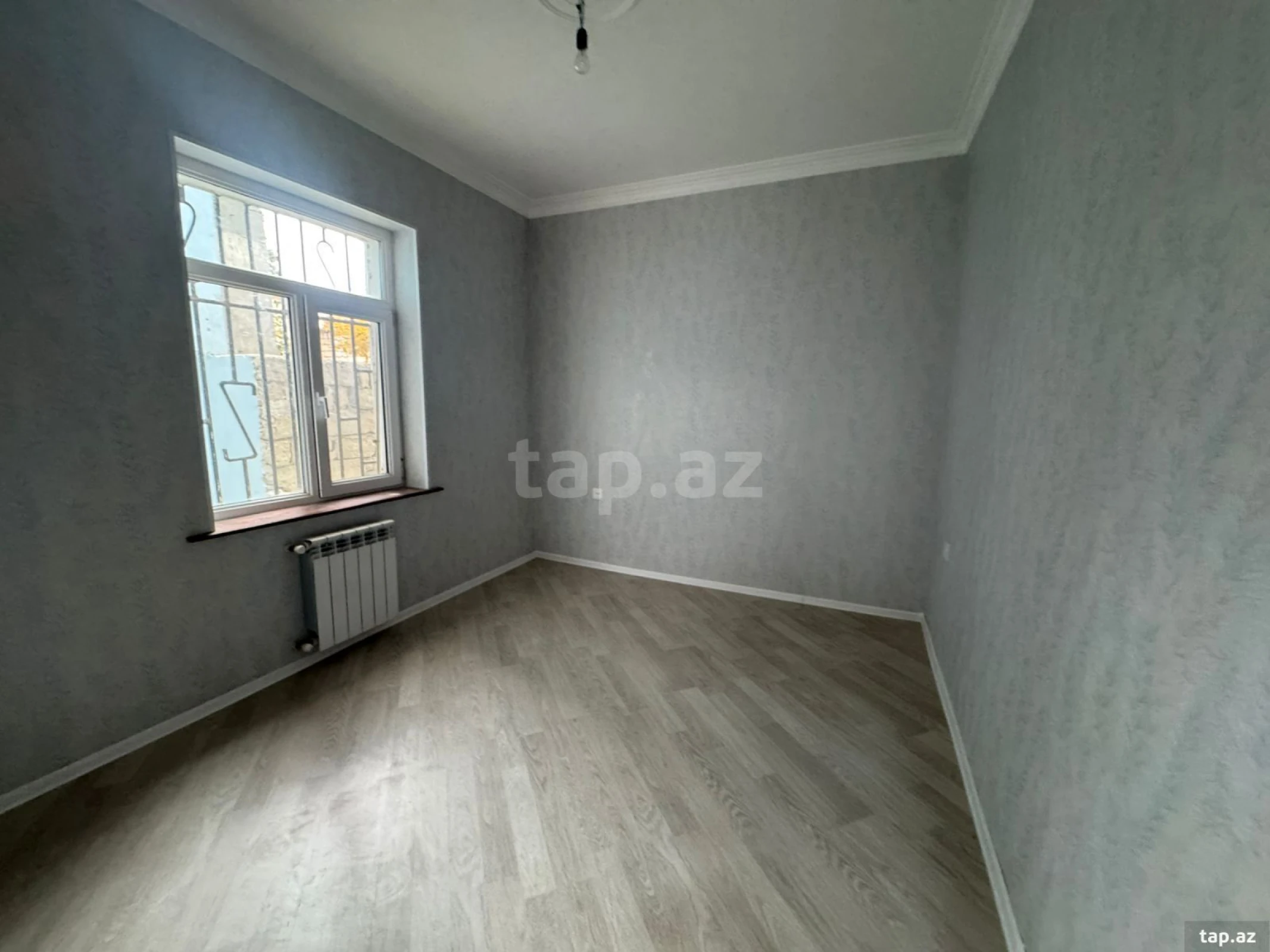 Satılır 6 otaqlı həyət evi