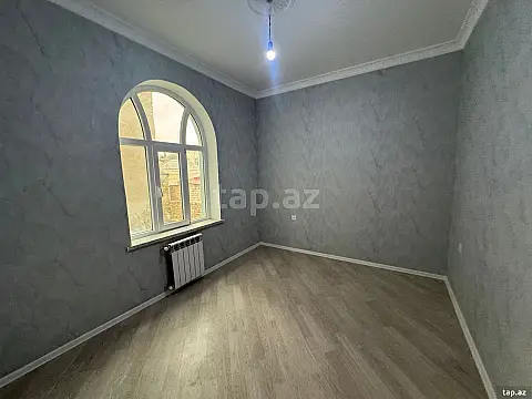 Satılır 6 otaqlı həyət evi