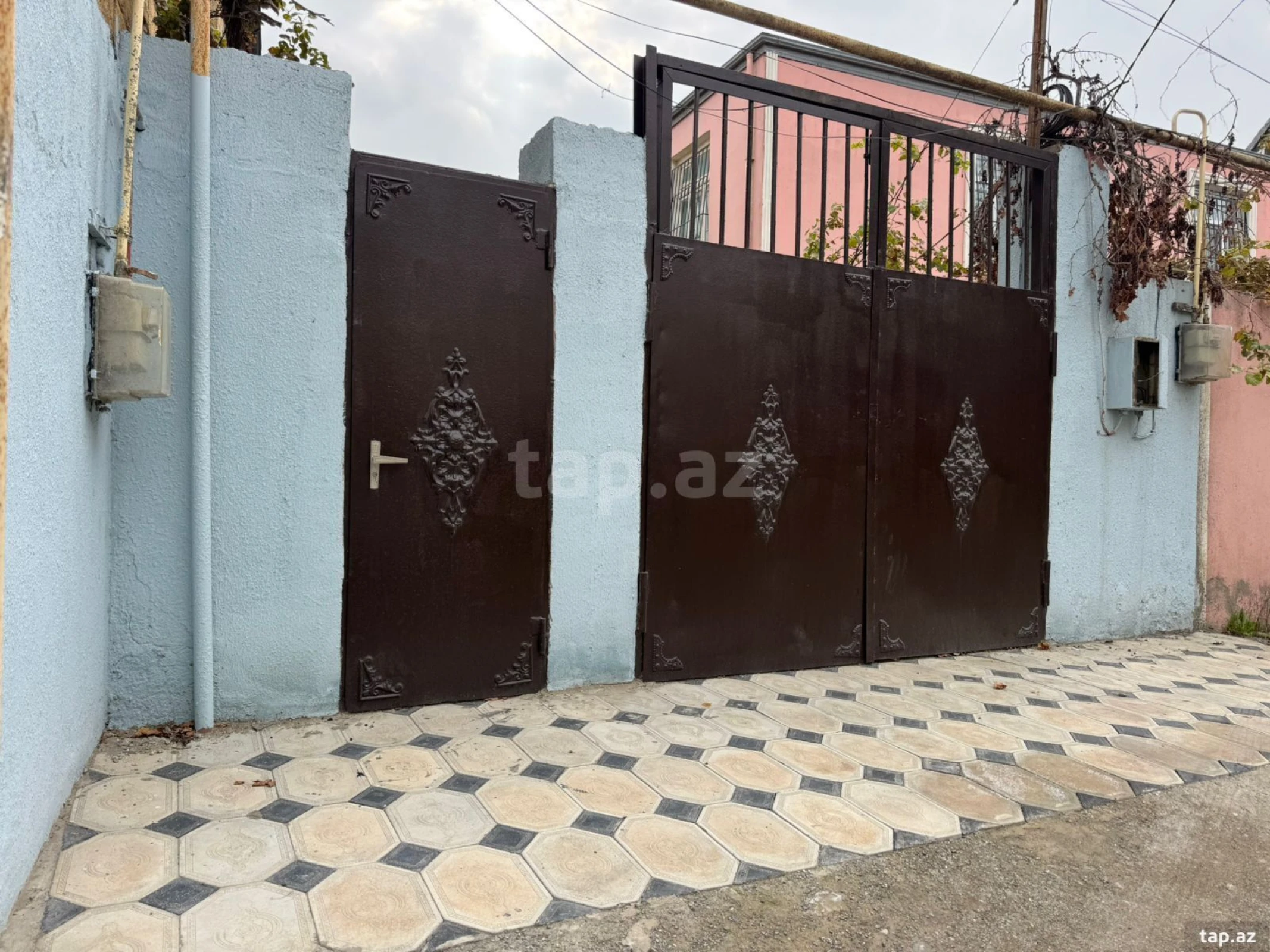 Satılır 6 otaqlı həyət evi