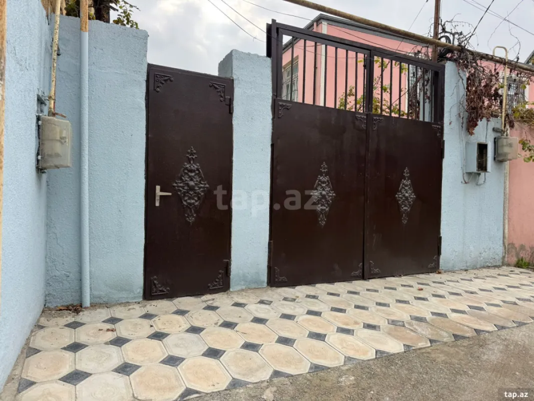 Satılır 6 otaqlı həyət evi