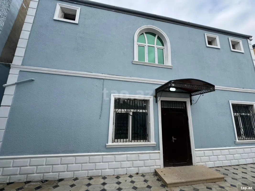 Satılır 6 otaqlı həyət evi