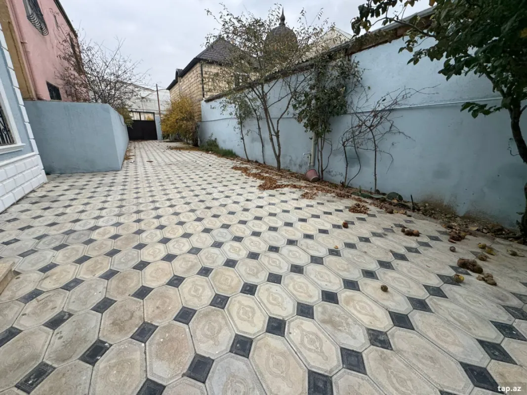 Satılır 6 otaqlı həyət evi
