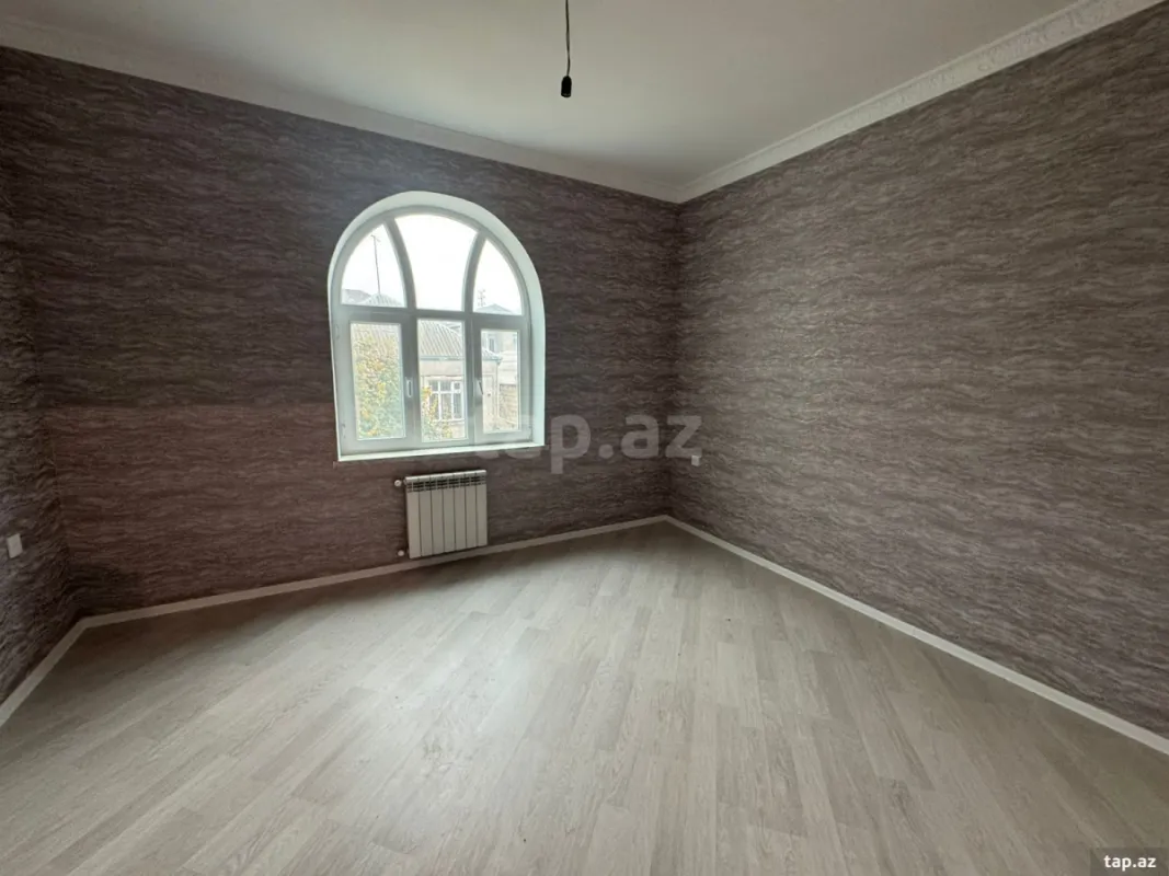 Satılır 6 otaqlı həyət evi