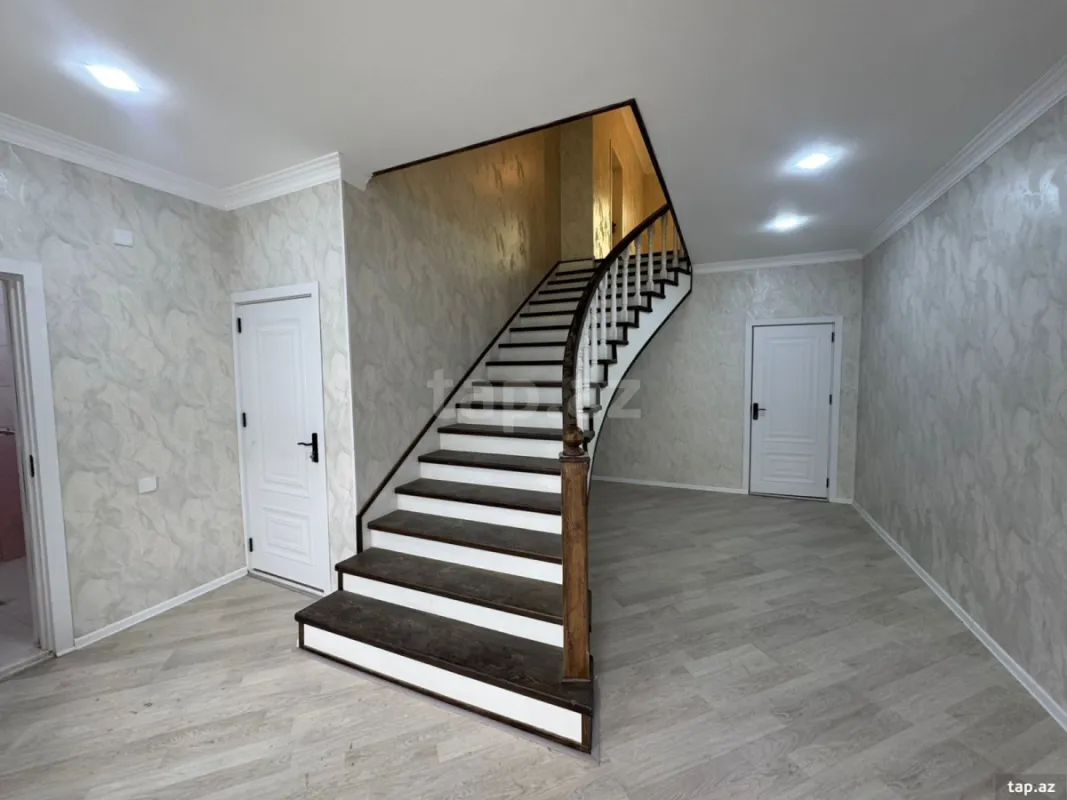 Satılır 6 otaqlı həyət evi
