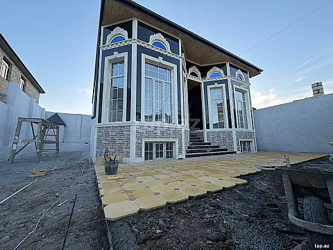 Satılır 4 otaqlı həyət evi 200 m²