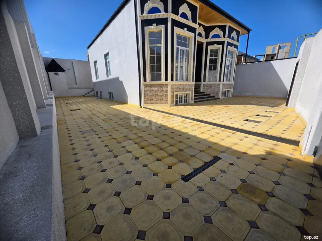 Satılır 4 otaqlı həyət evi 200 m²