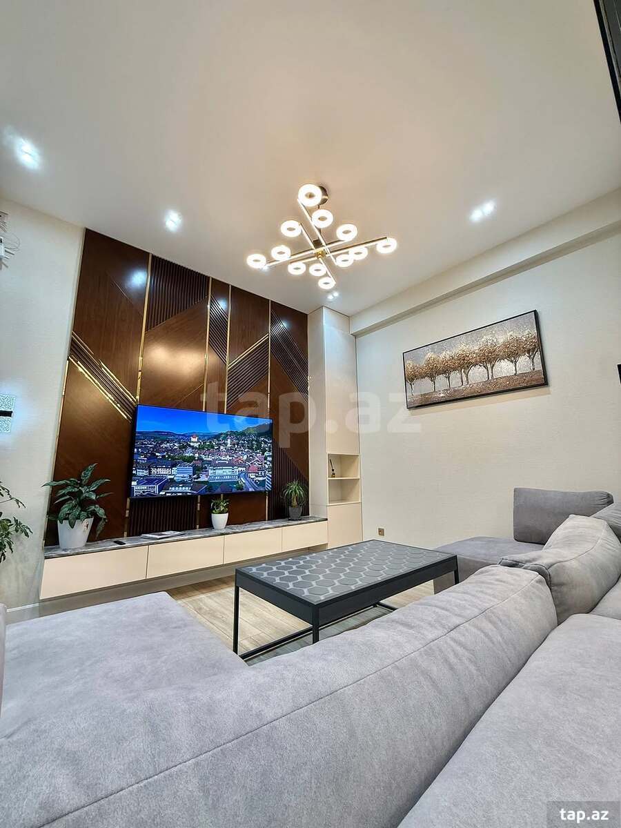 Kirayə verilir 3 otaqlı yeni tikili 120 m²