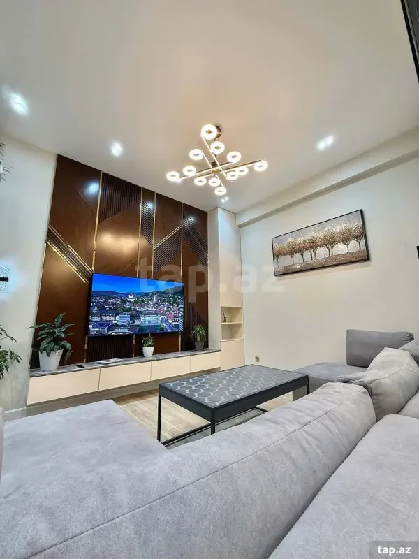 Kirayə verilir 3 otaqlı yeni tikili 120 m²