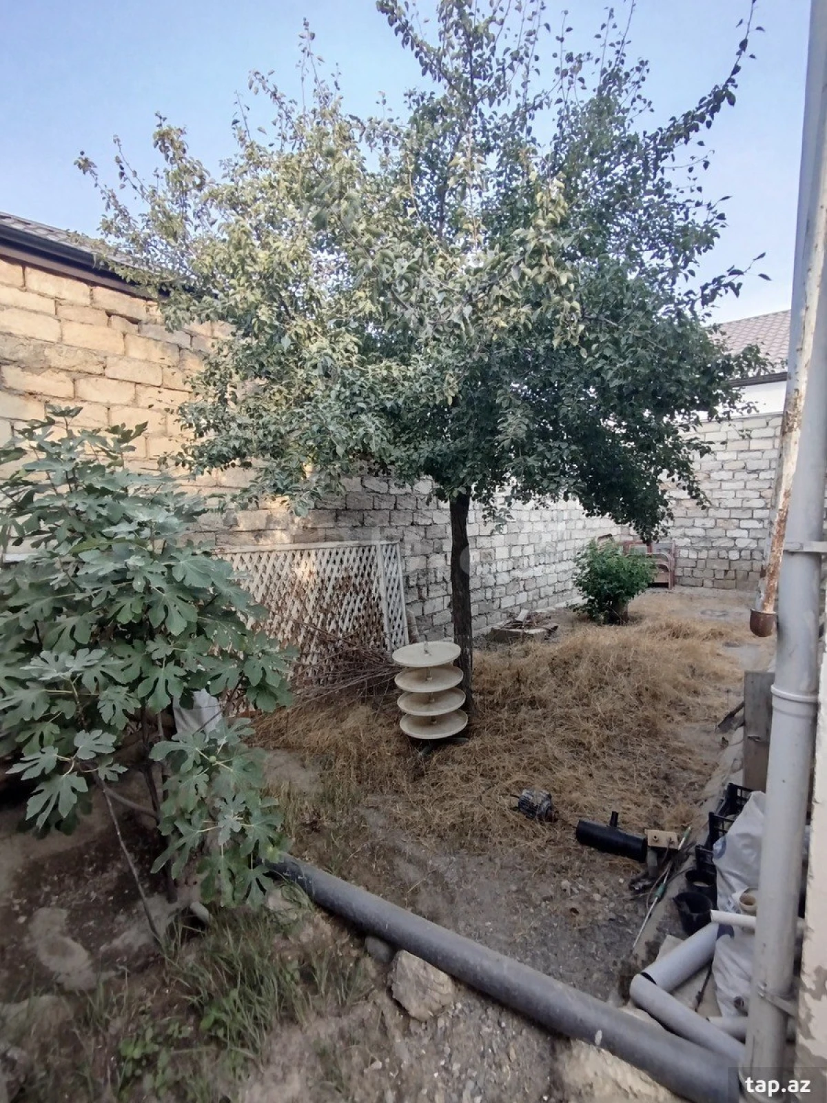 Satılır 3 otaqlı həyət evi