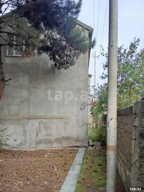 Satılır 6 otaqlı həyət evi