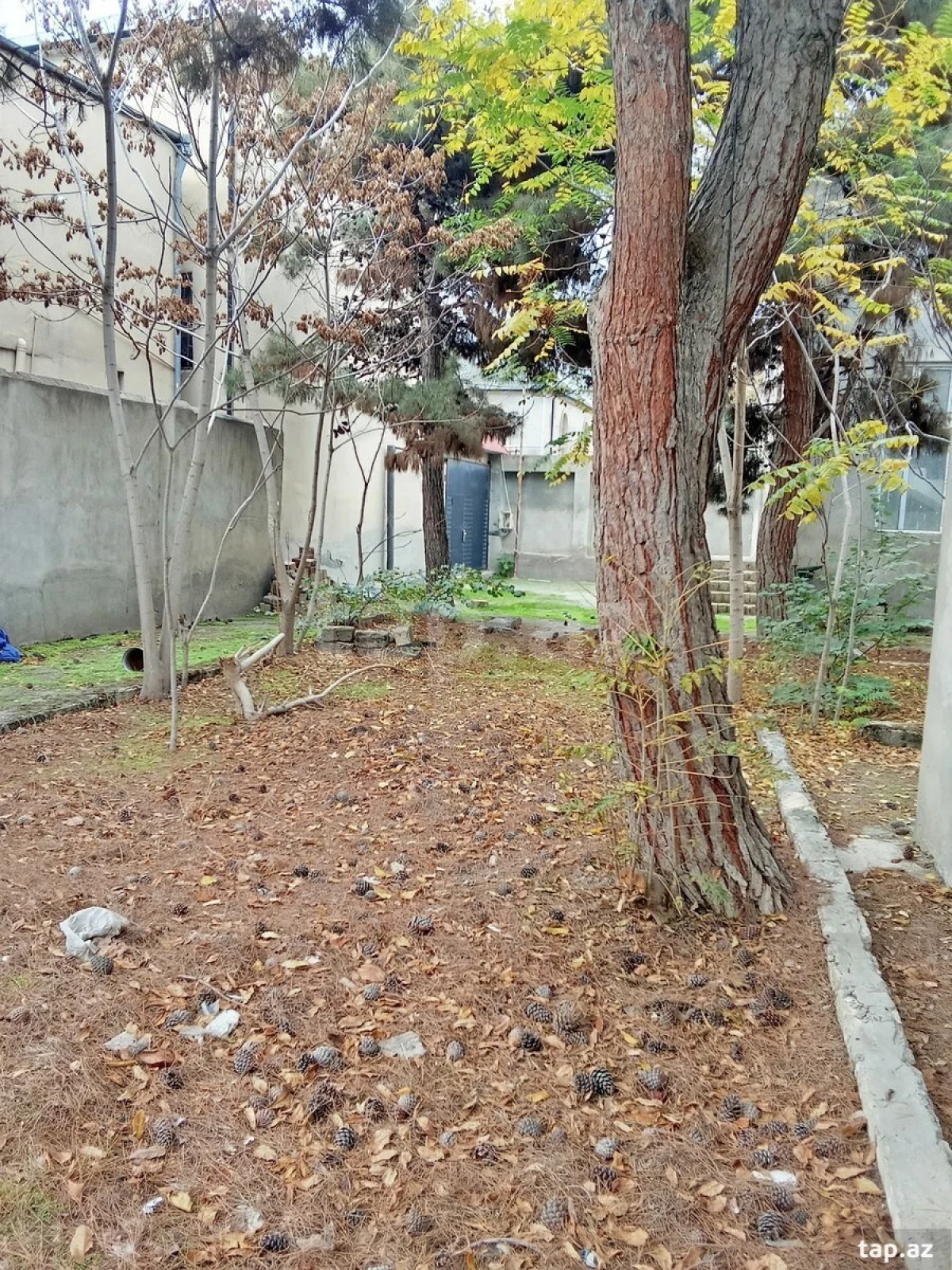 Satılır 6 otaqlı həyət evi