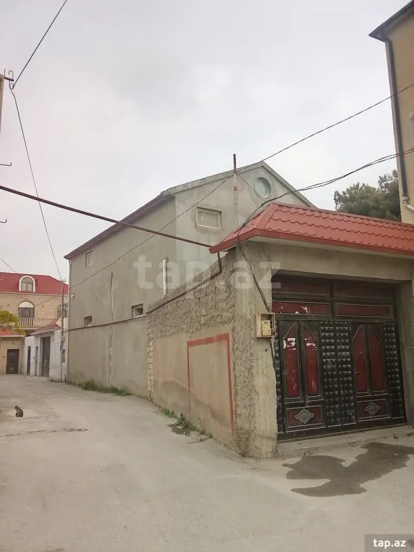 Satılır 6 otaqlı həyət evi