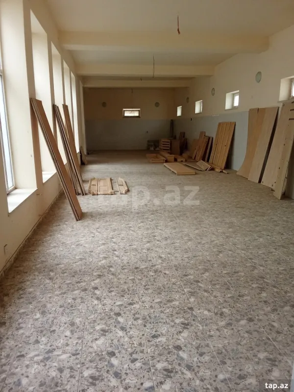 Satılır 6 otaqlı həyət evi