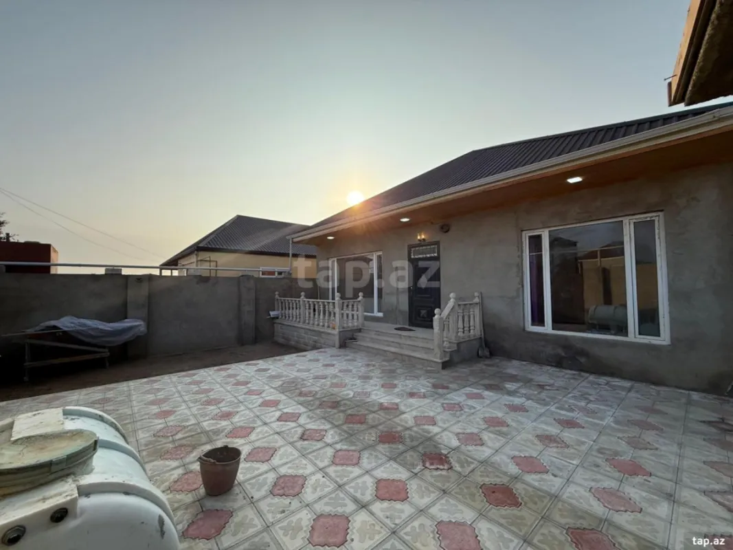 Satılır 4 otaqlı həyət evi