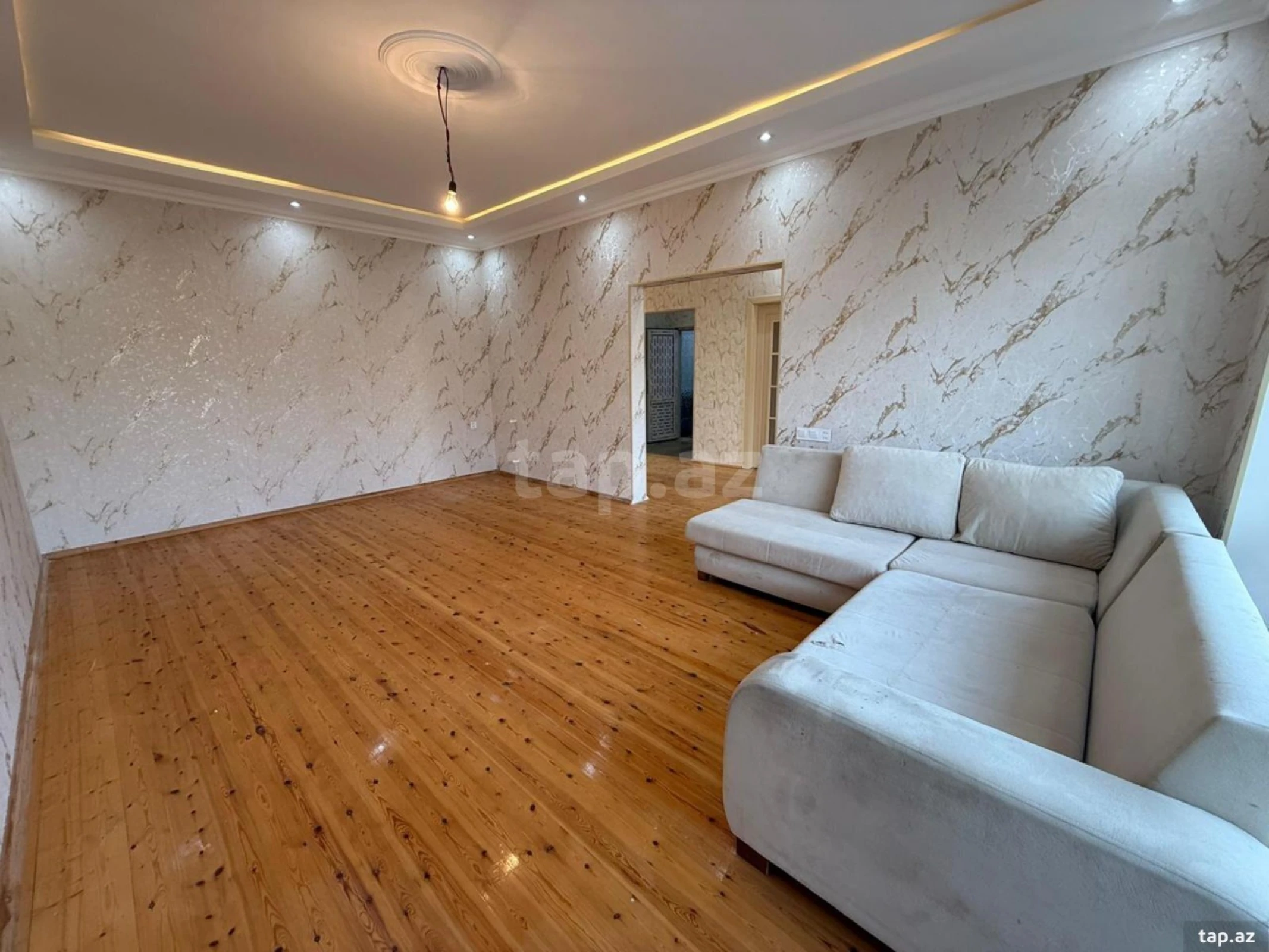 Satılır 4 otaqlı həyət evi