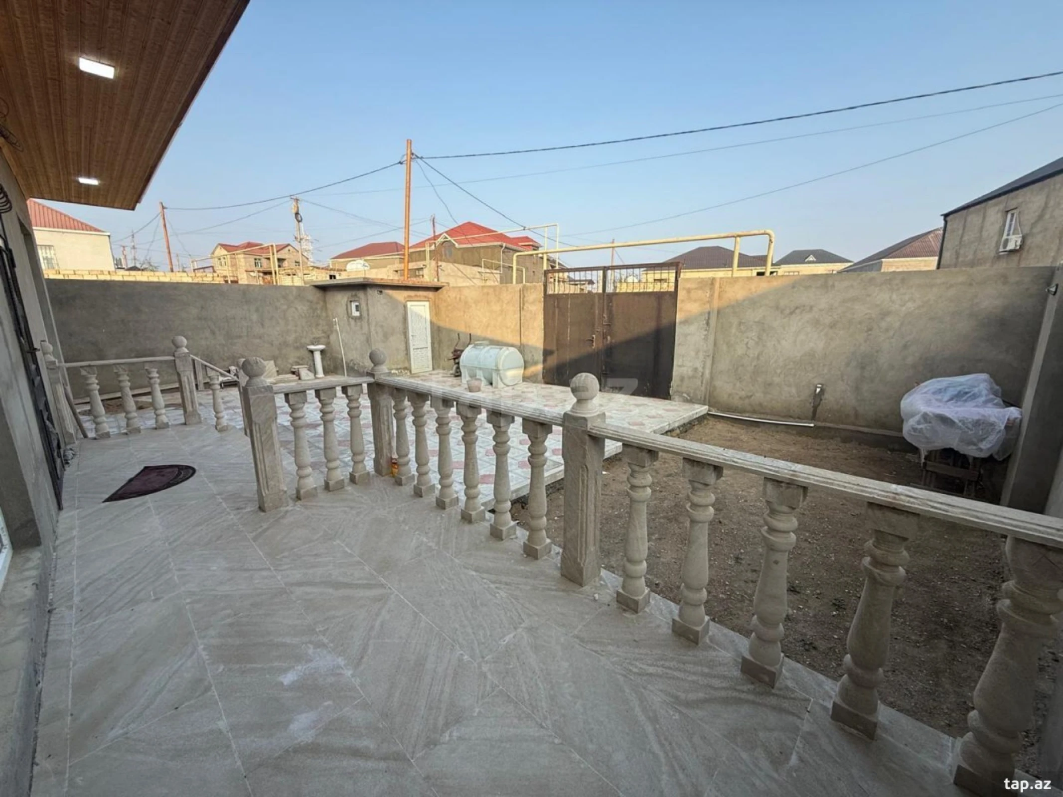 Satılır 4 otaqlı həyət evi