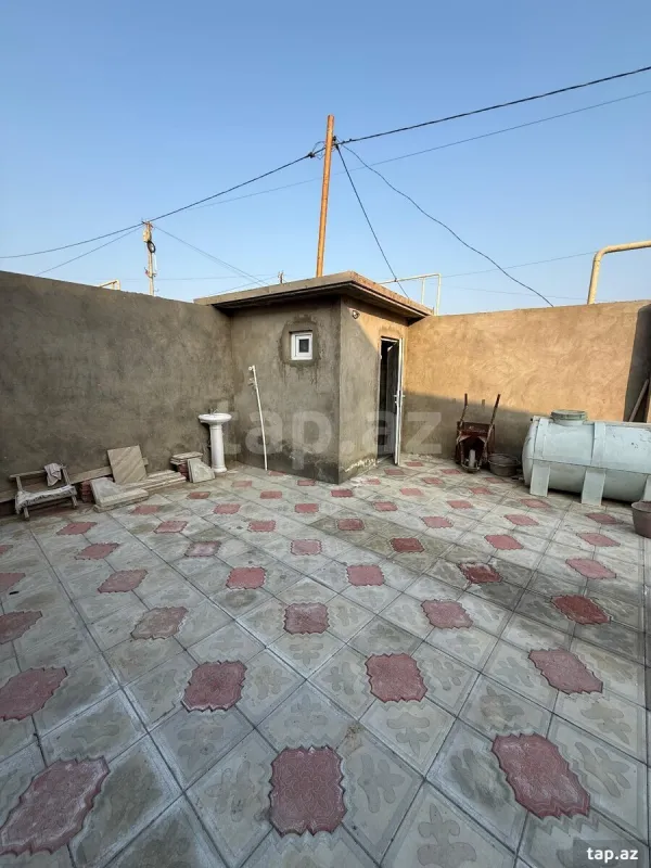 Satılır 4 otaqlı həyət evi
