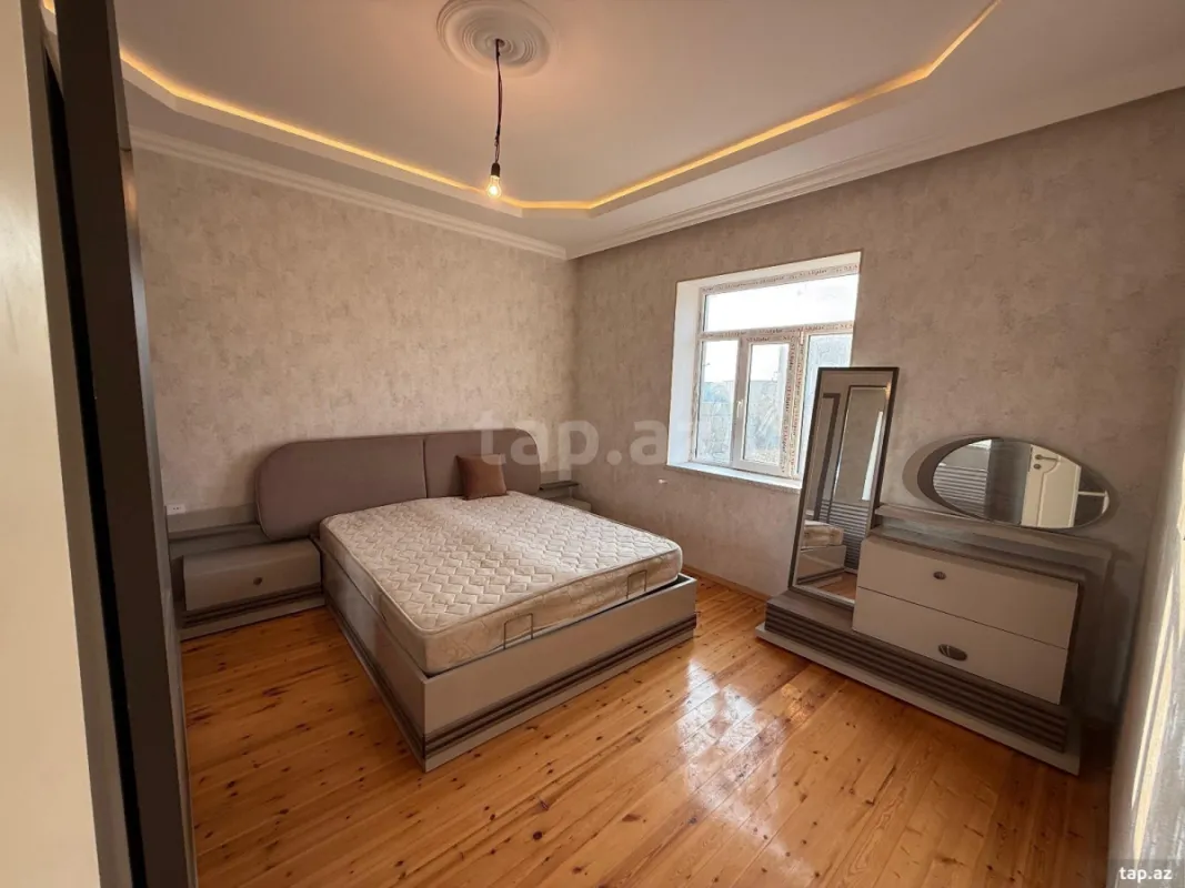 Satılır 4 otaqlı həyət evi