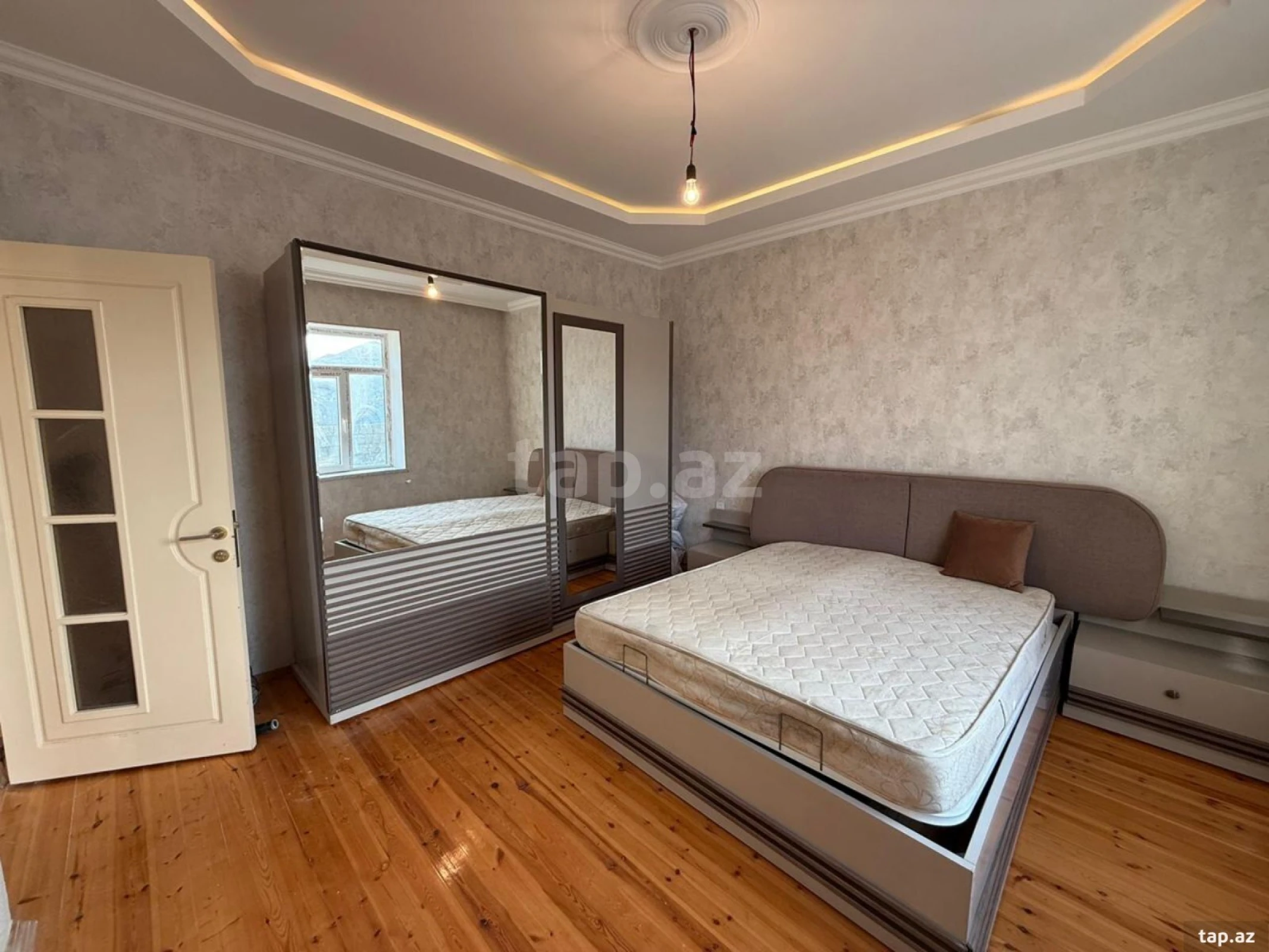 Satılır 4 otaqlı həyət evi