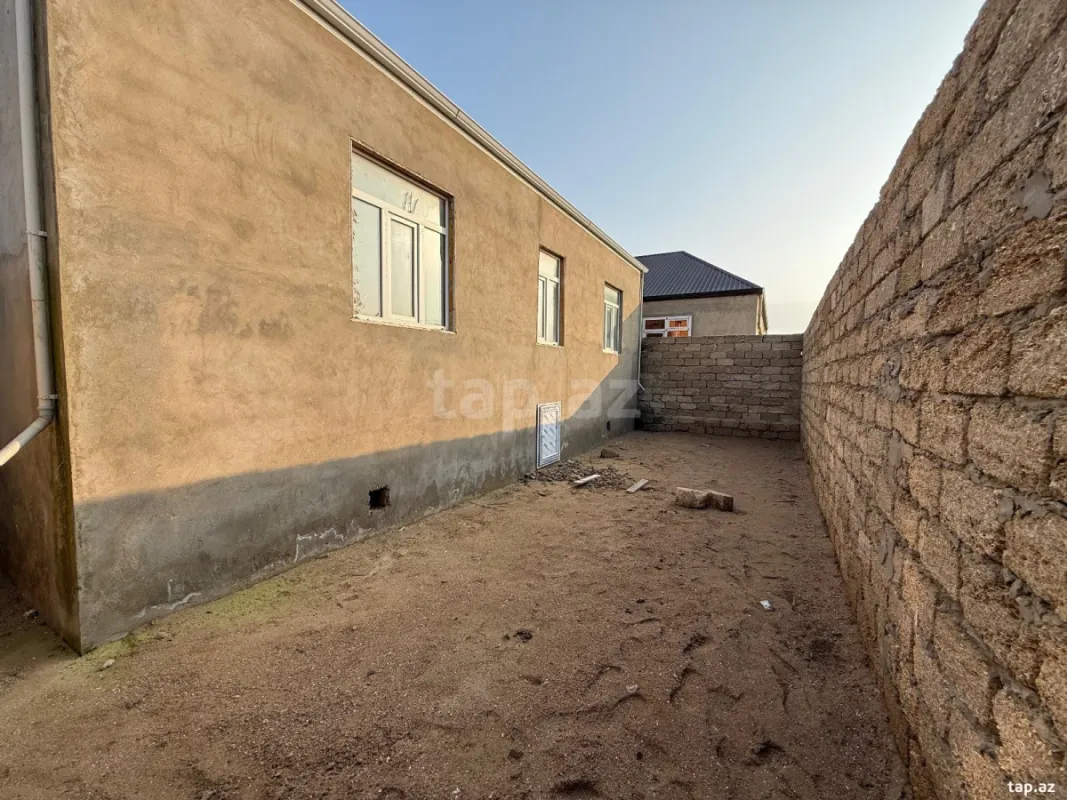 Satılır 4 otaqlı həyət evi